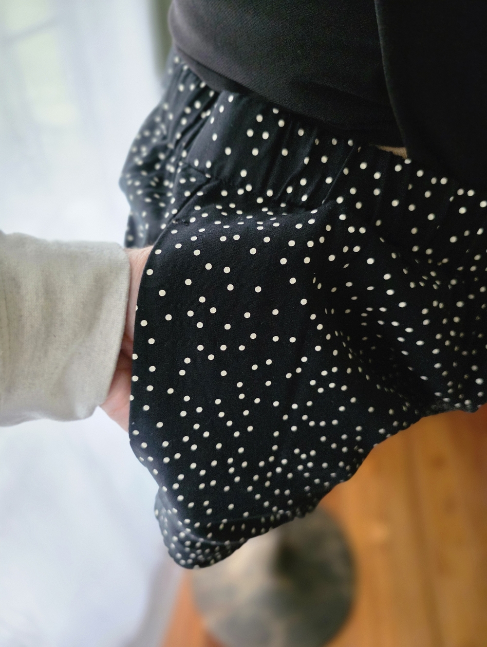 Madewell Black with Cream Polka Dot Drapey Pull-On Shorts - Size Medium - Picture 7 of 12